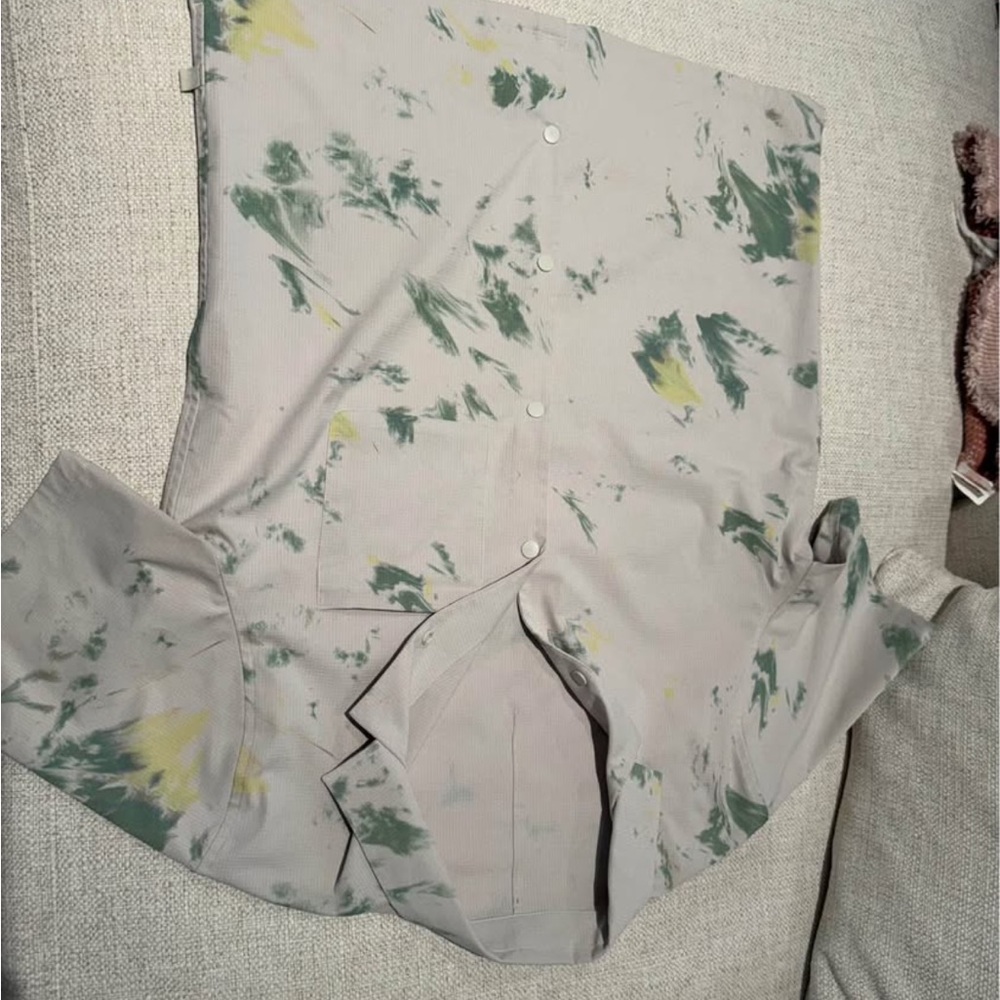 Abstract Print Button-Up Shirt